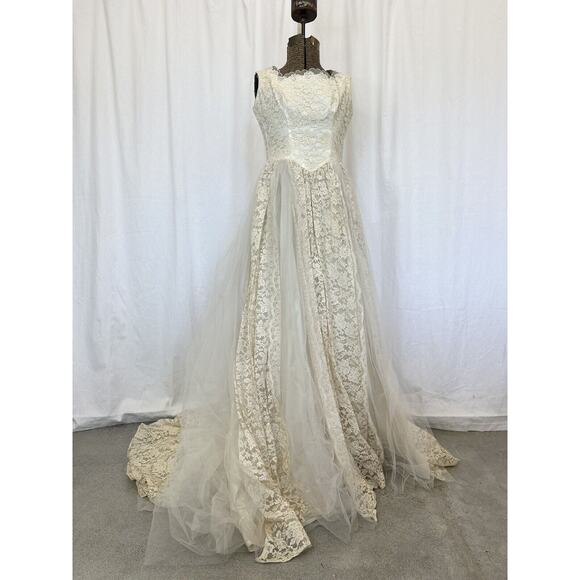 Women's Medium Wedding Dress Ivory Lace and Cream Tulle Vintage 1950 Bridal Gown - Picture 1 of 7